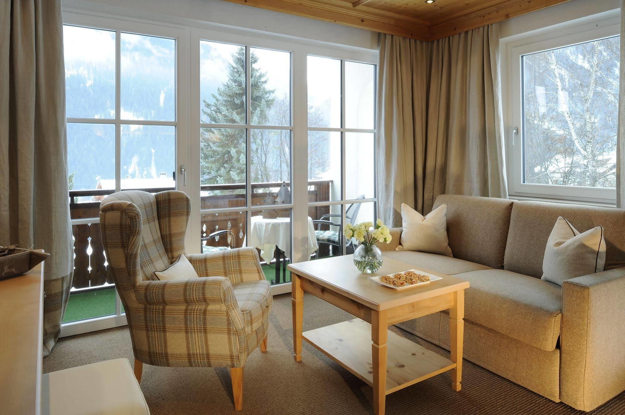 Hotel Gridlon Pettneu am Arlberg Exterior photo